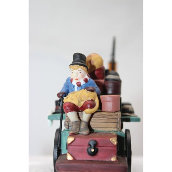 Dept 56 Dickens Village - Chelsea Market Hat Monger & Cart - Picture 4 of 8